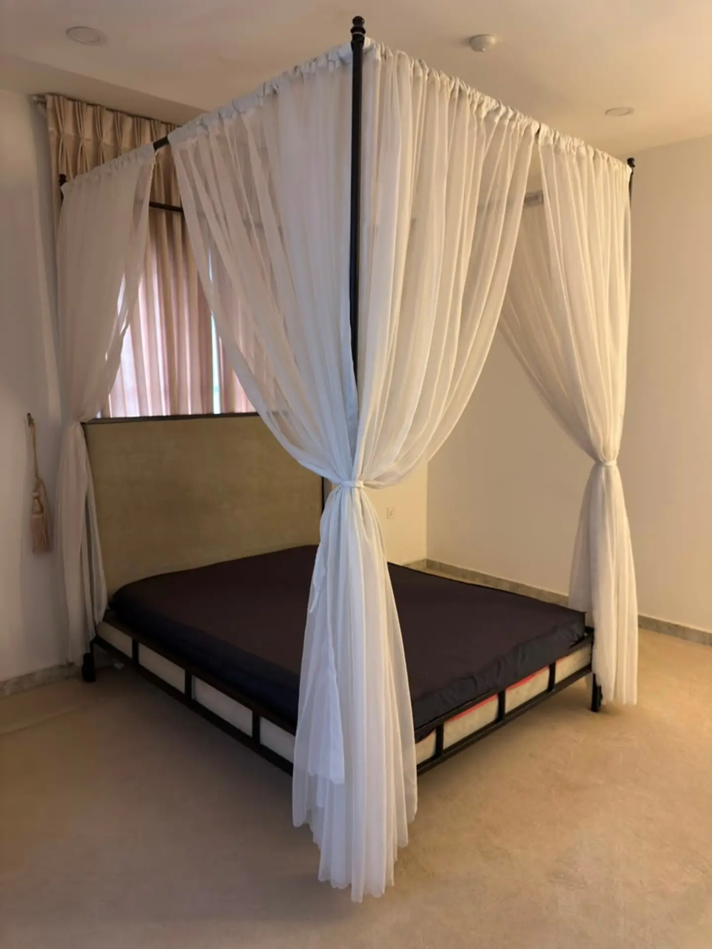 4.5BY6 BEDFRAME WITH CANOPY
