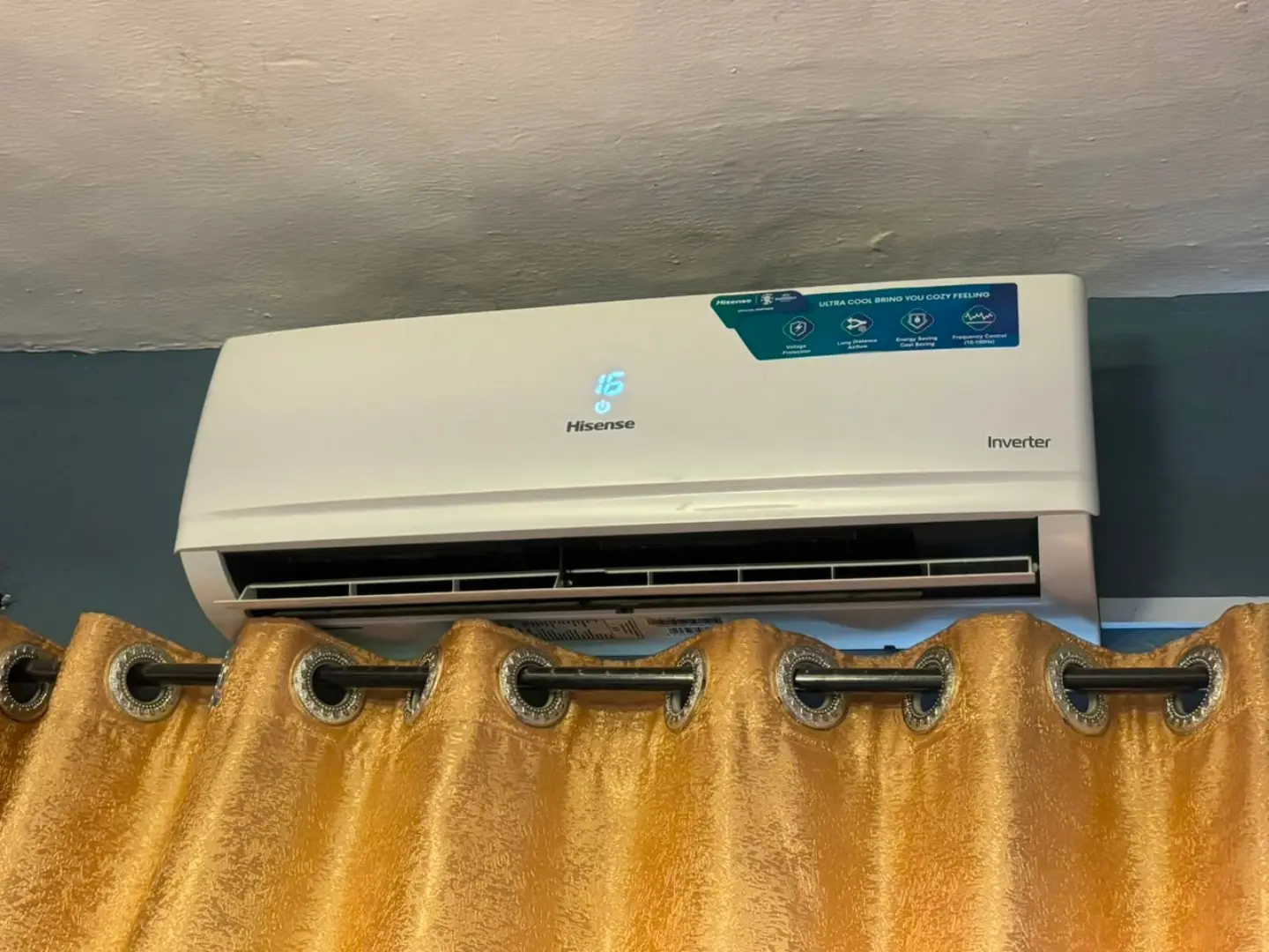 USED HISENSE 1.5HP INVERTER AC WITH KIT