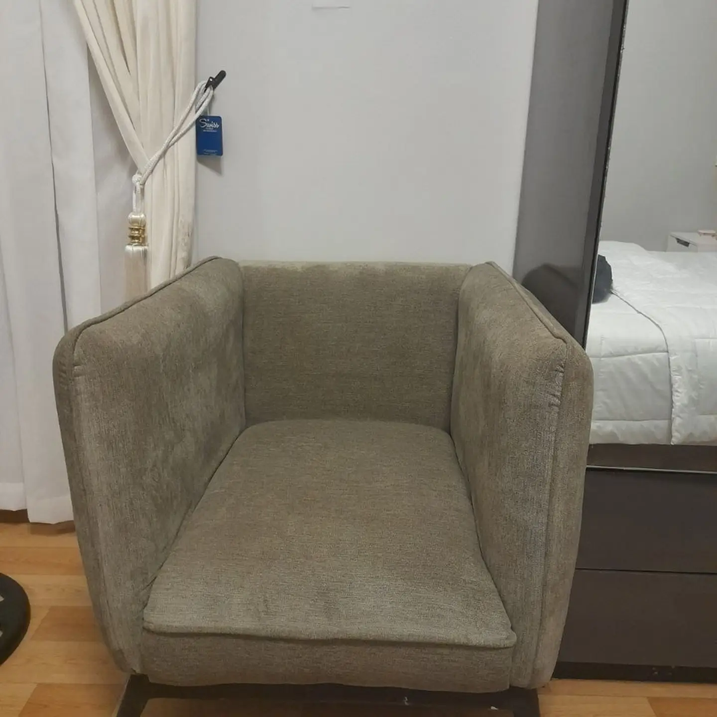 ACCENT CHAIRS