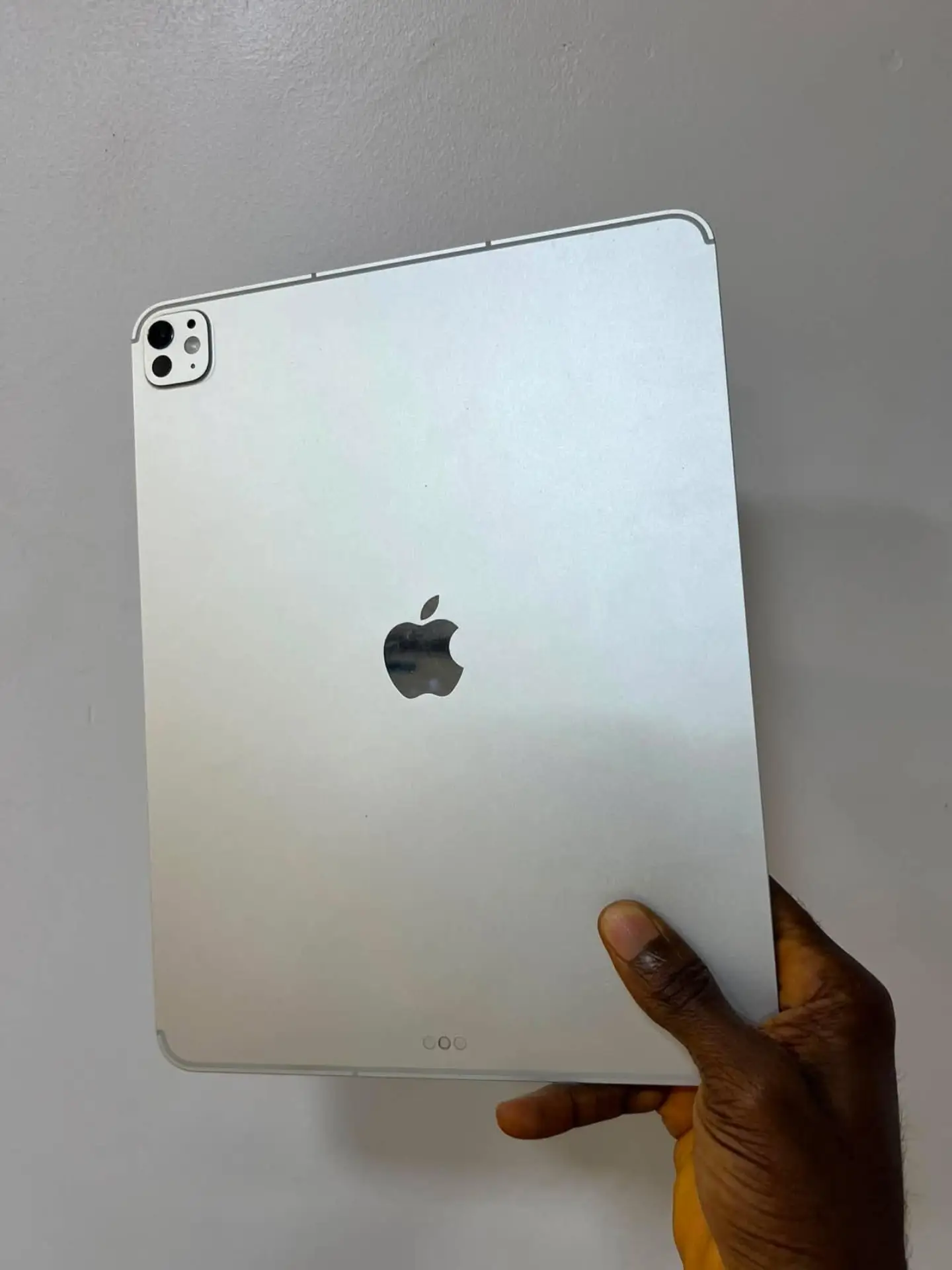 USED iPad Pro 13 INCHES M5 ESIM+ WIFI 256gb