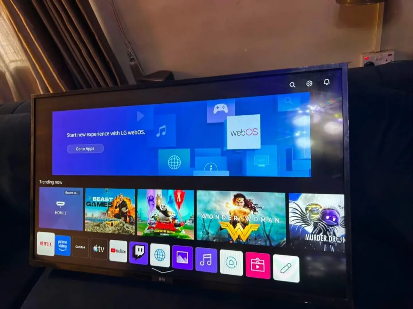 USED LG 43 INCHES FHD SMART TV