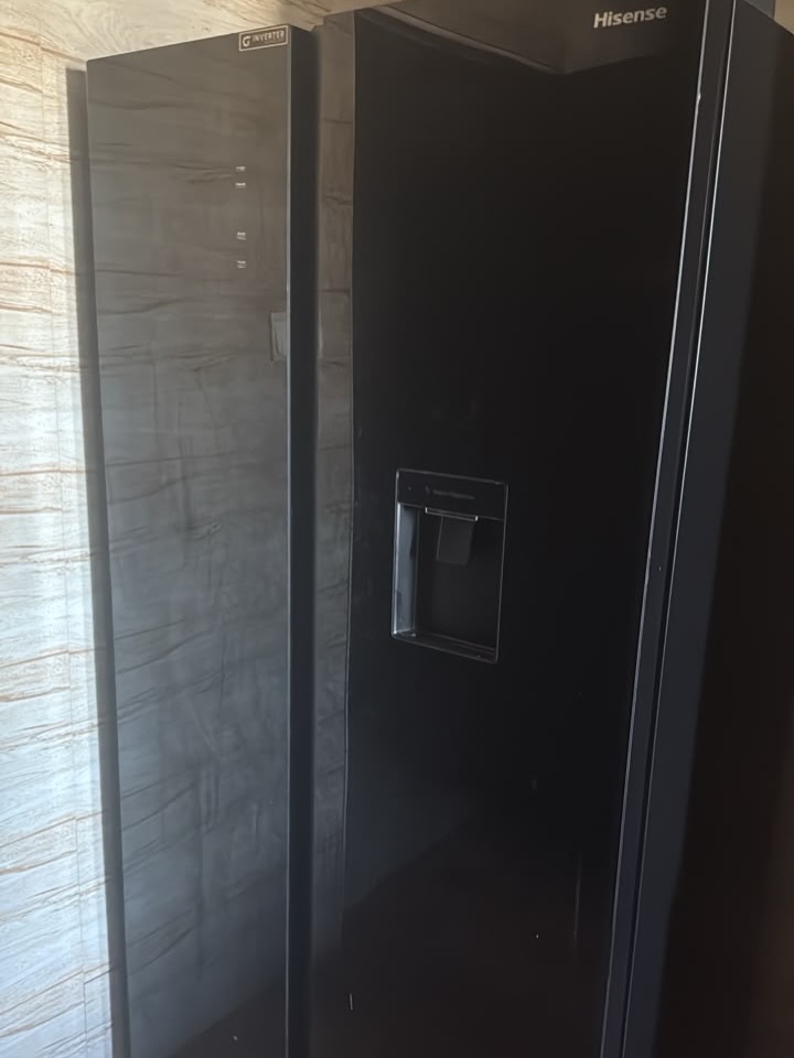 Hisense SxS Refrigerator 529L (RS5P558NMSG)